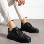 siyah metal aksesuarlı bağcıklı erkek sneaker