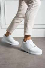 Beyaz Metal Aksesuarlı Erkek Sneaker Ayakkabı | VIVAROE - Görsel 4